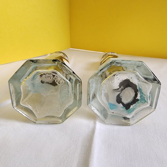 VINTAGE CLEAR GLASS SALT & PEPPER SHAKERS HAND PAINTED Penguin Design 🐧 Unused - Picture 10 of 13